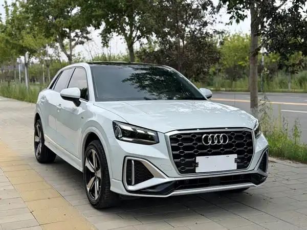 Audi Q2L 2023