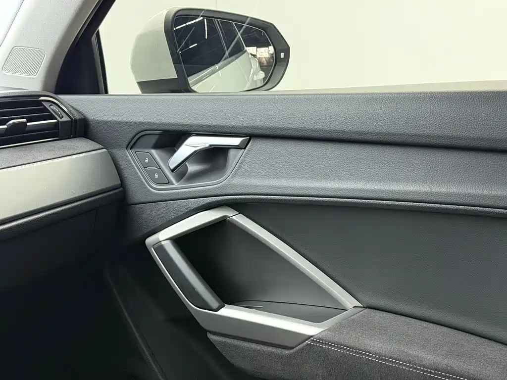 Audi Q3 2022 — фото 10