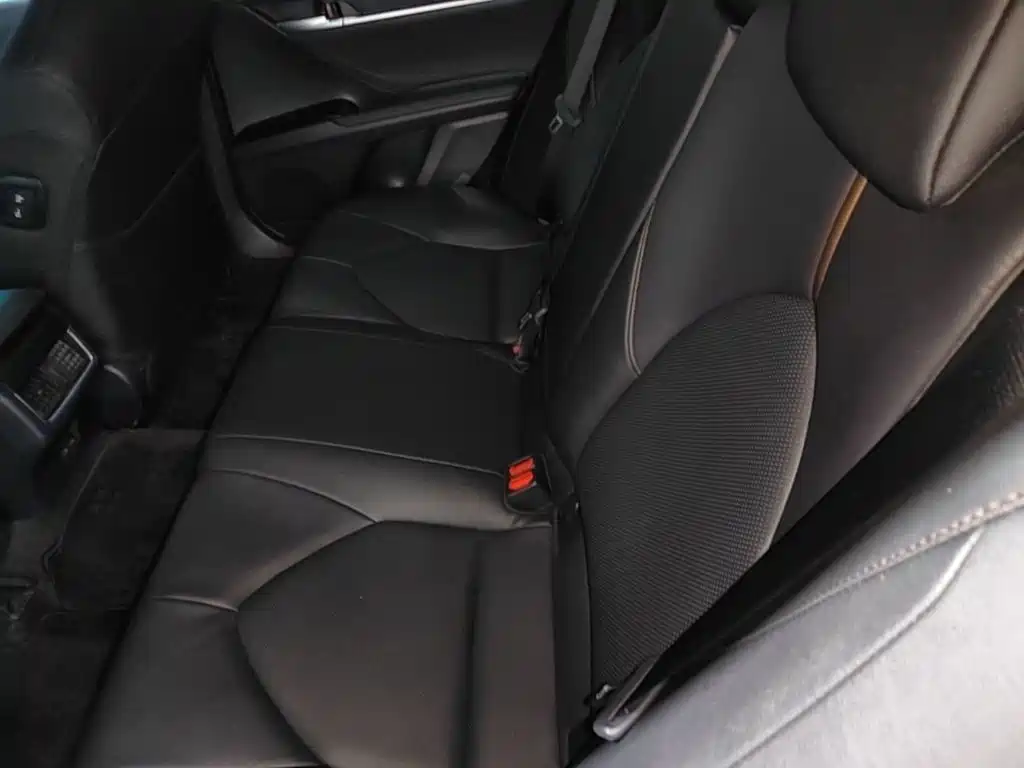 Toyota Camry 2023 — фото 13