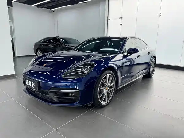 Porsche Panamera 2021