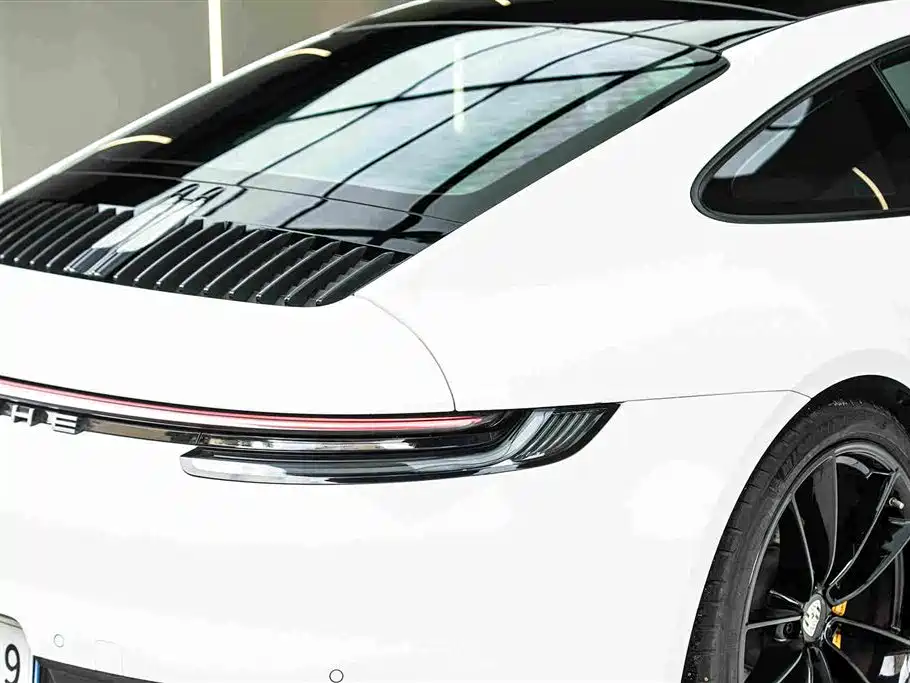 Porsche 911 2023