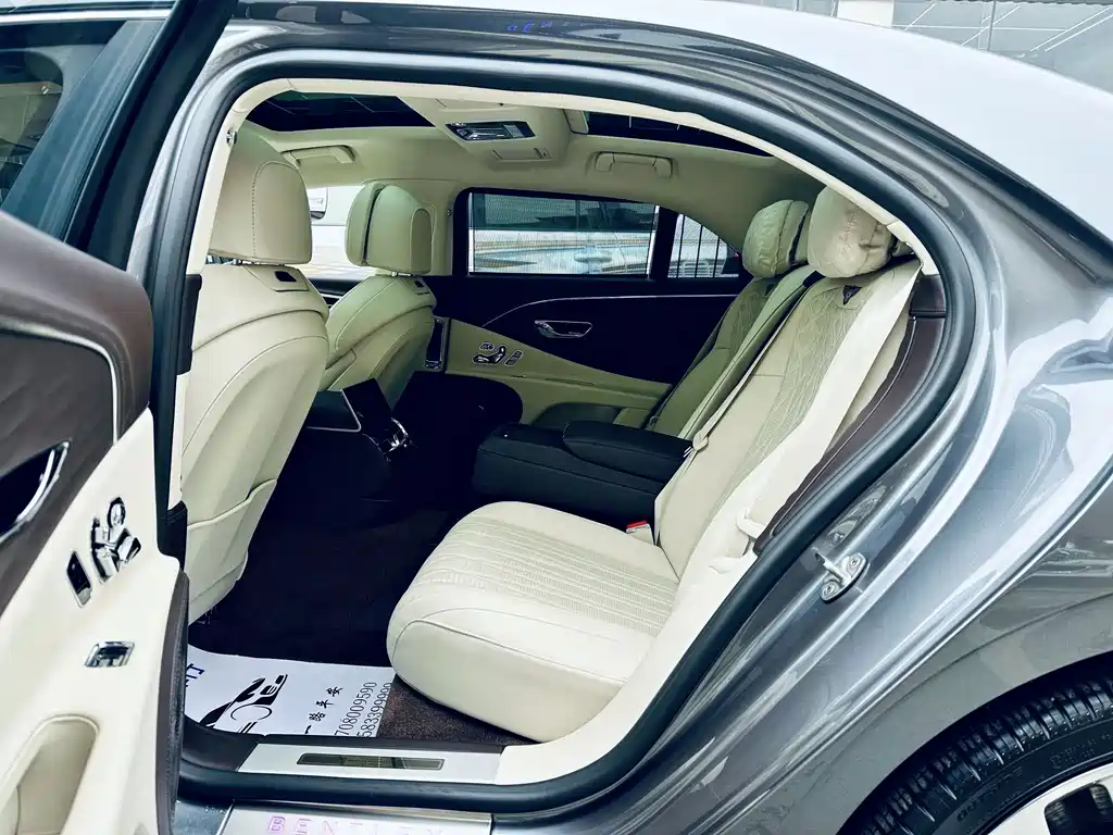 Bentley Flying Spur 2022 — фото 4