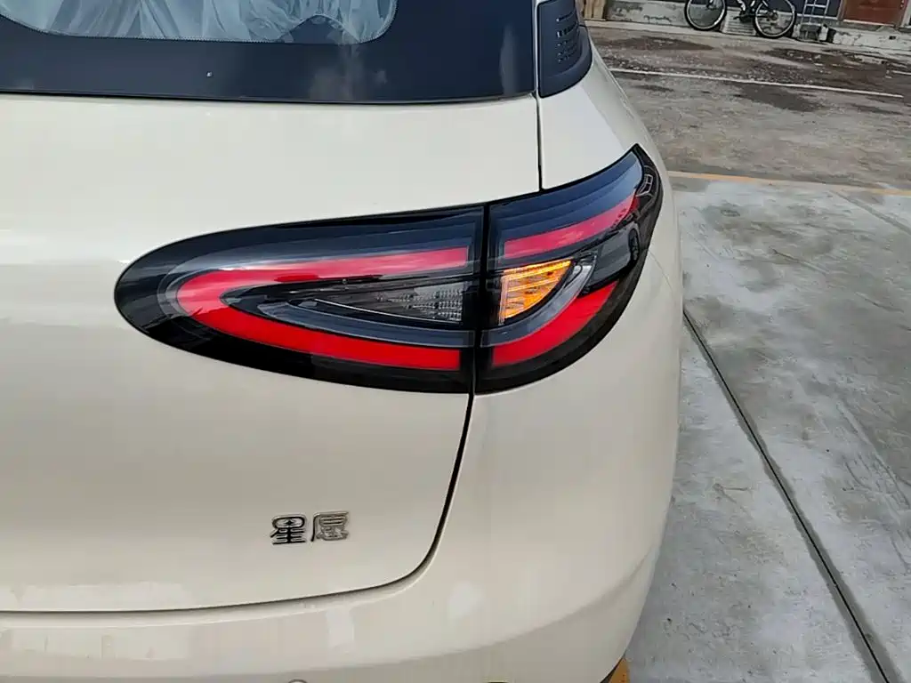 Geely Galaxy Starwish 2026 — фото 8
