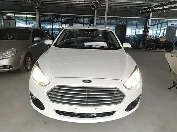 Ford Escort 2015