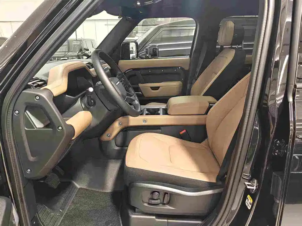 Land Rover Defender 2026 — фото 12