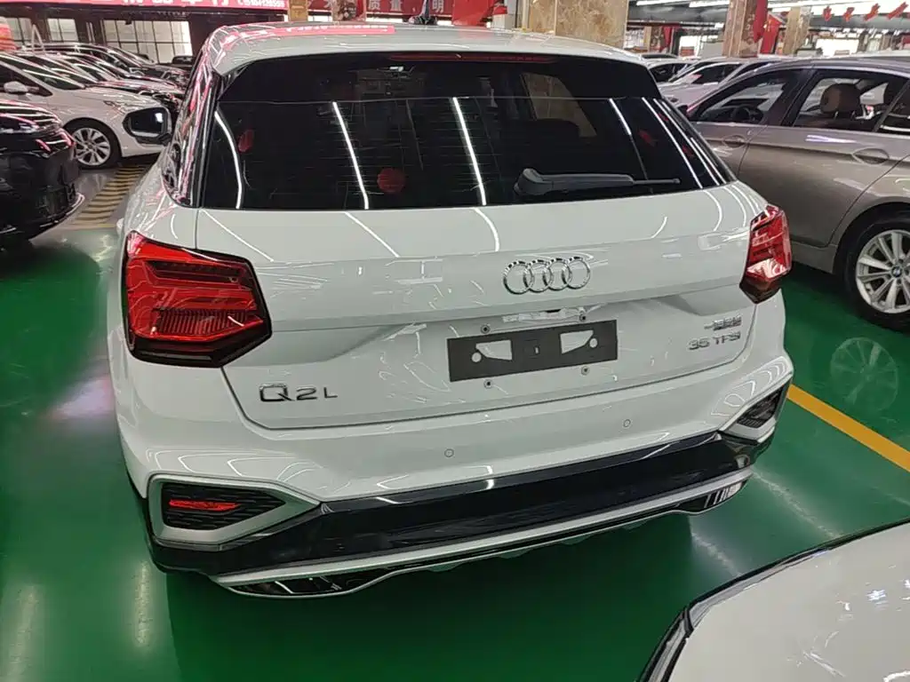 Audi Q2L 2022