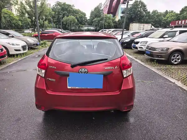 Toyota Yaris L 2014