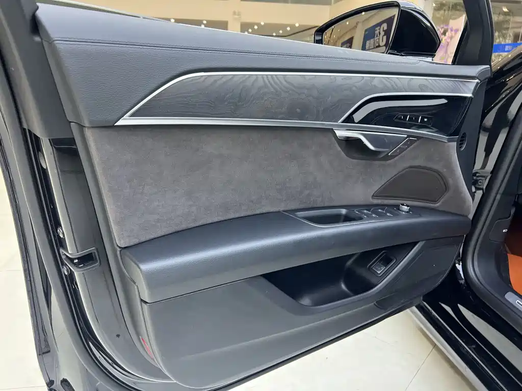Audi A8 2023 — фото 20