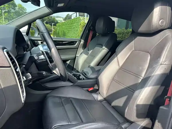 Porsche Cayenne 2023