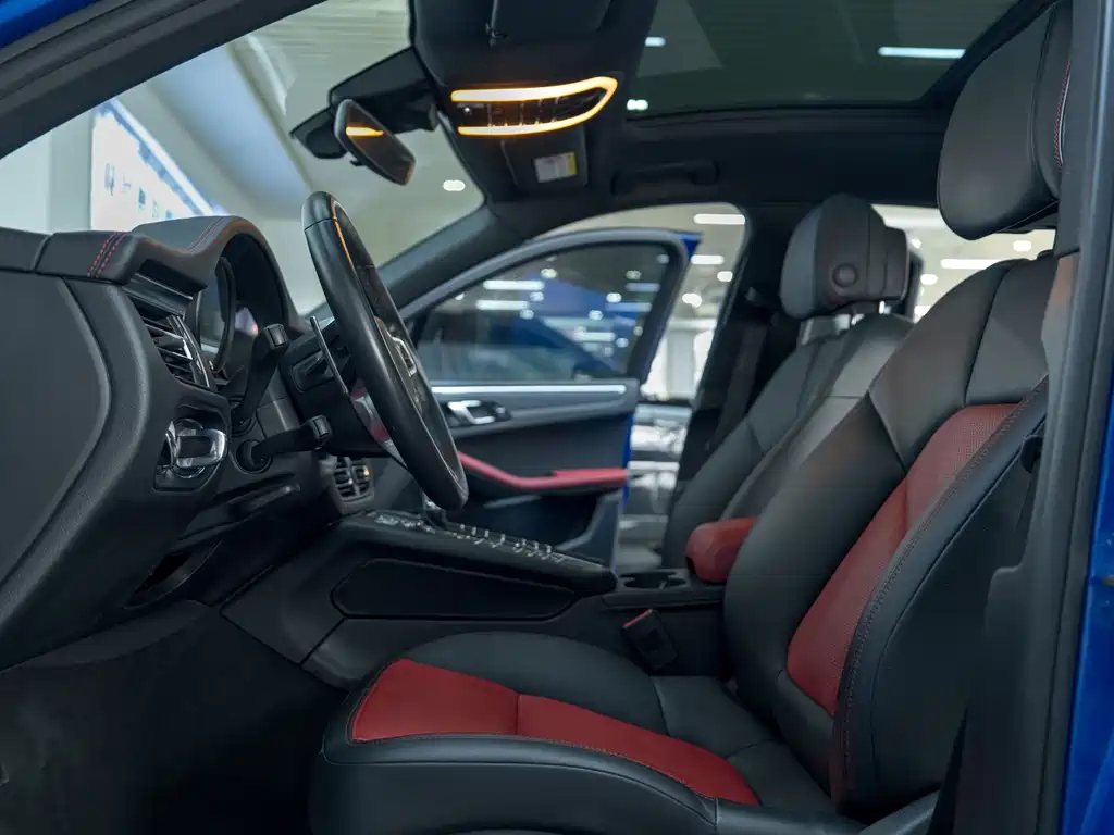 Porsche Macan 2019 — фото 11