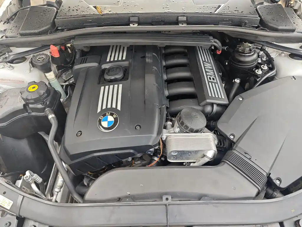 BMW 3 Series 2010 — фото 20