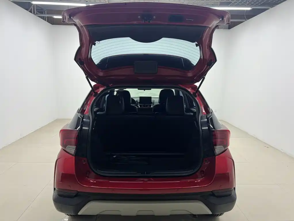Toyota Yaris L 2022 — фото 8