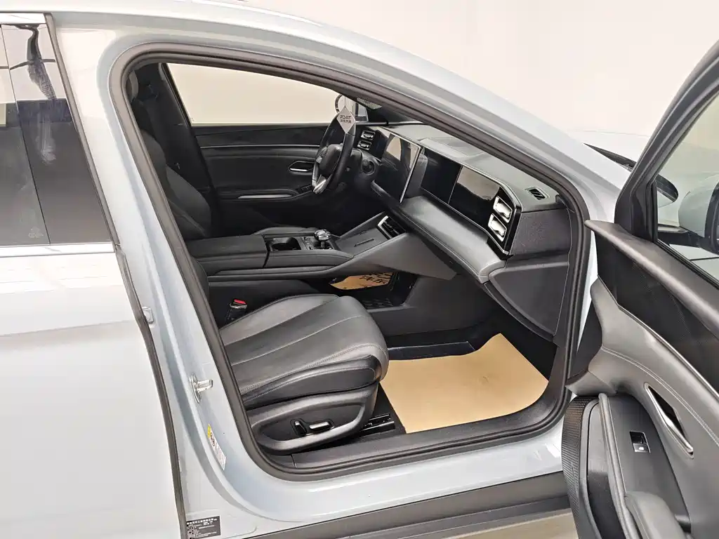 BYD Qin L 2025 — фото 12