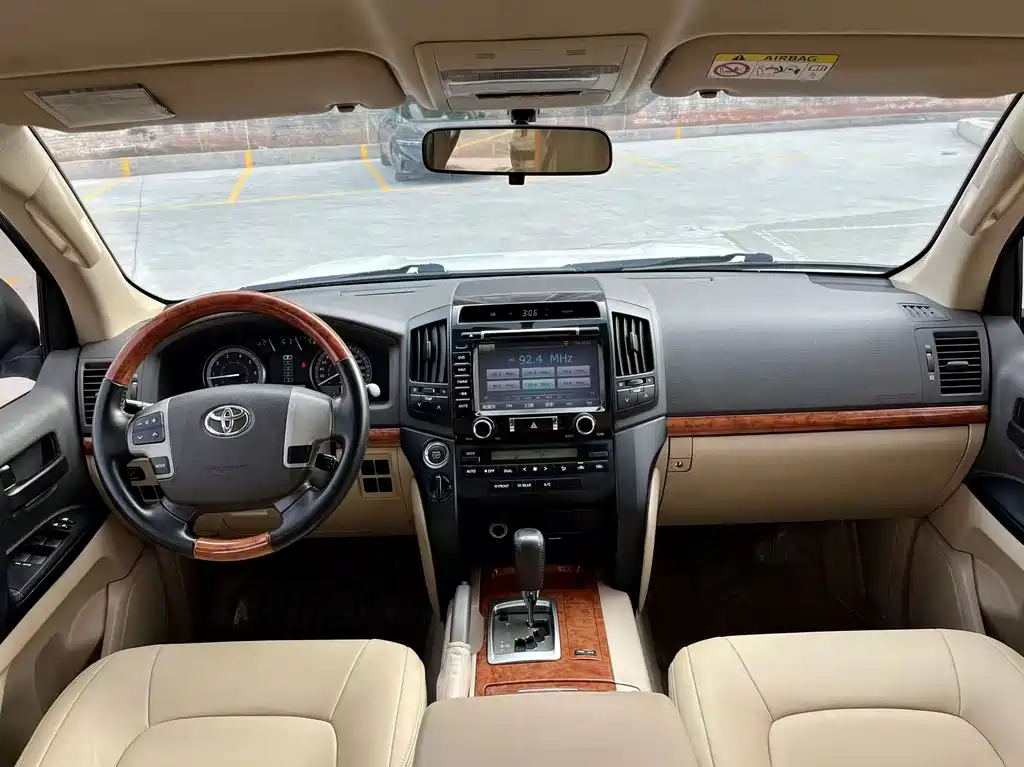 Toyota Land Cruiser 2016 — фото 8