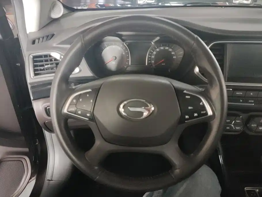 GAC Trumpchi GS4 2017 — фото 15