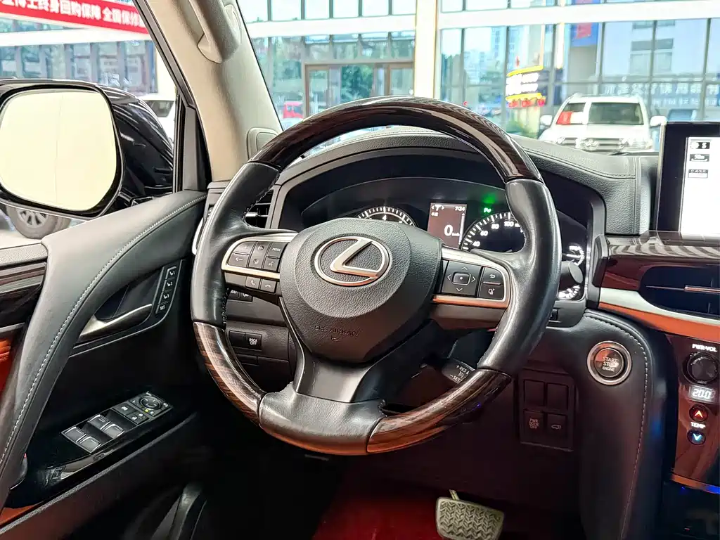 Lexus LX 2019 — фото 12