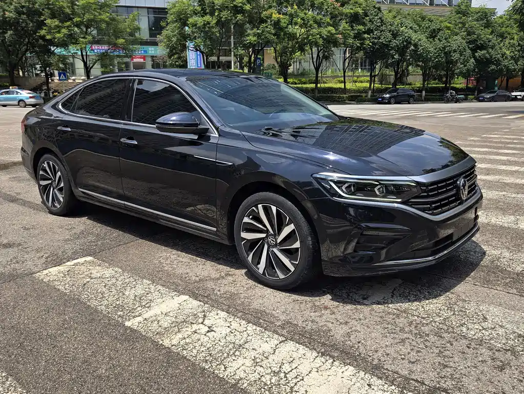 Volkswagen Passat 2023