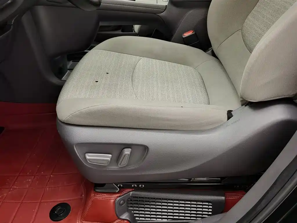 Toyota Sienna 2023 — фото 20