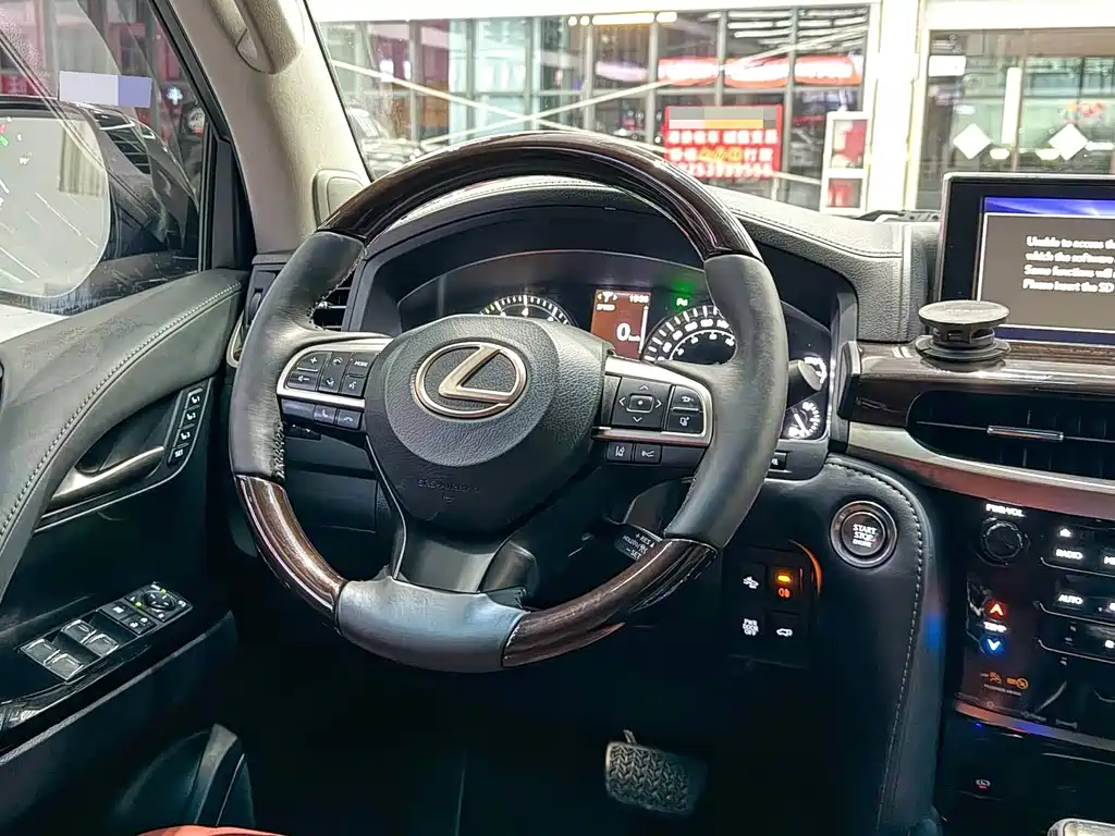 Lexus LX 2020 — фото 8