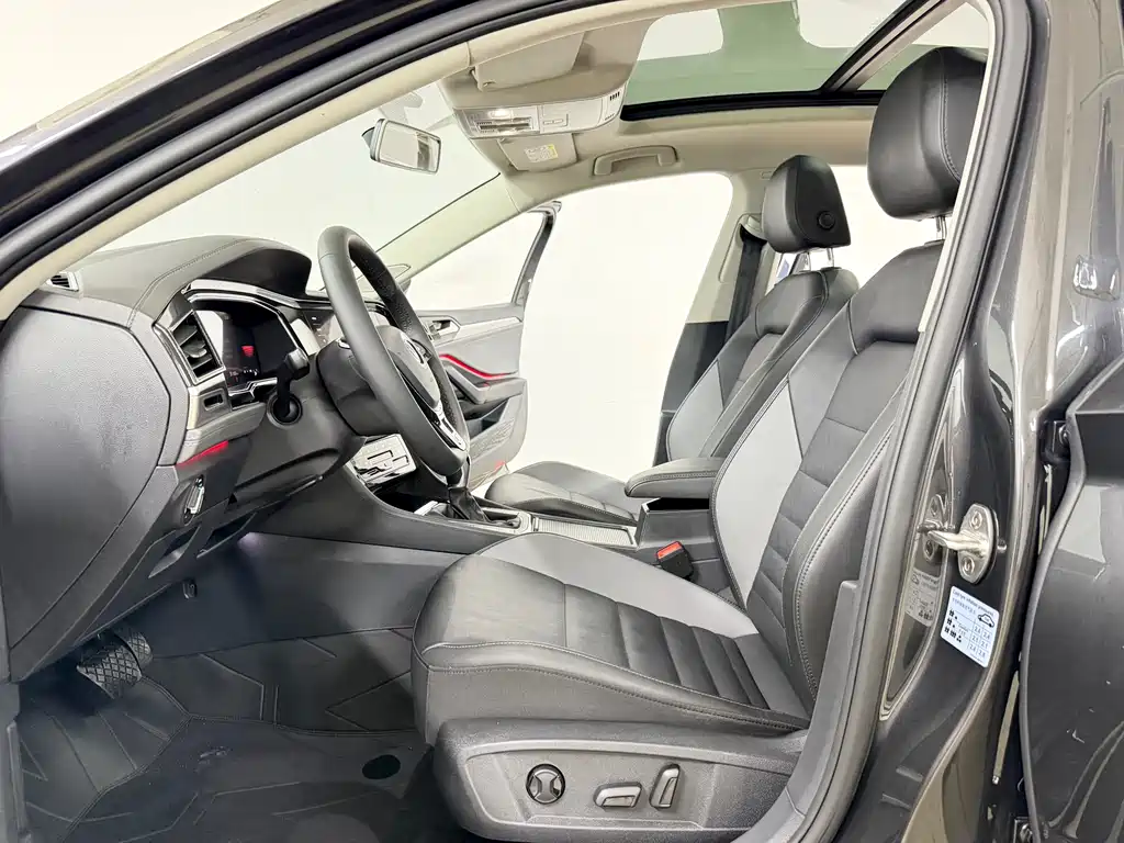 Volkswagen Sagitar 2022