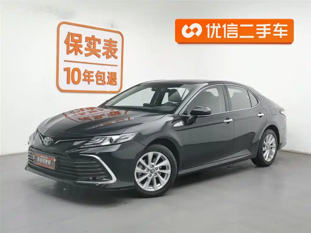 Toyota Camry 2022 — фото 1