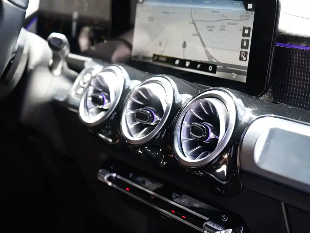 Mercedes-Benz GLB 2023 — фото 24