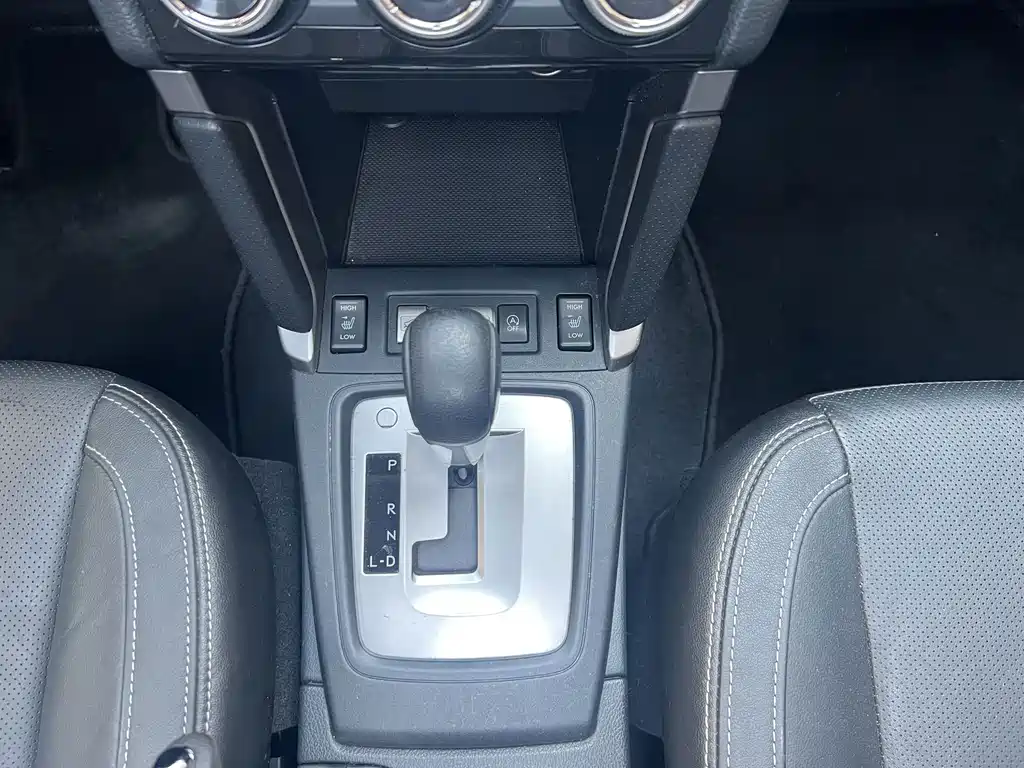Subaru Forester 2018 — фото 15