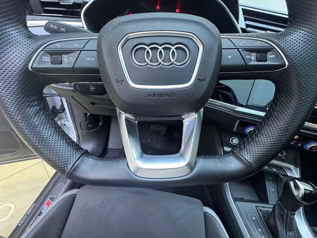 Audi Q3 2022 — фото 15