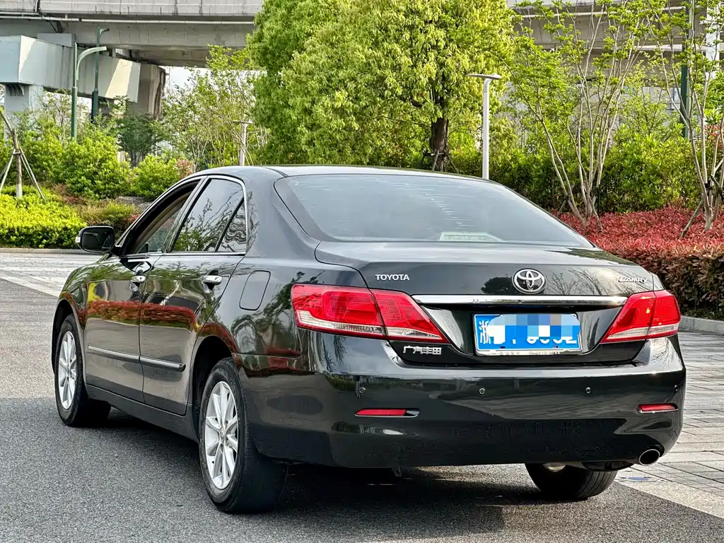 Toyota Camry 2014 — фото 4