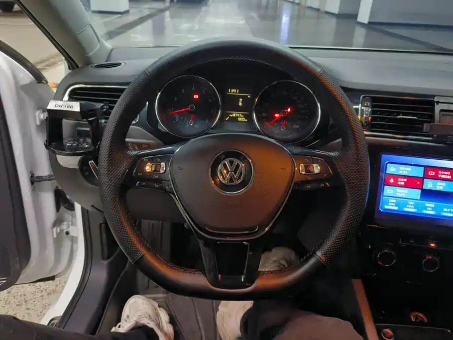 Volkswagen Sagitar 2017 — фото 15