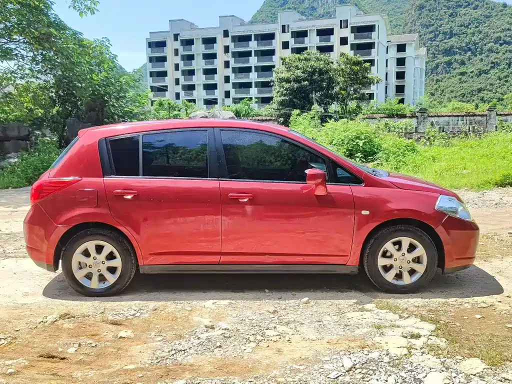 Nissan Tiida 2007