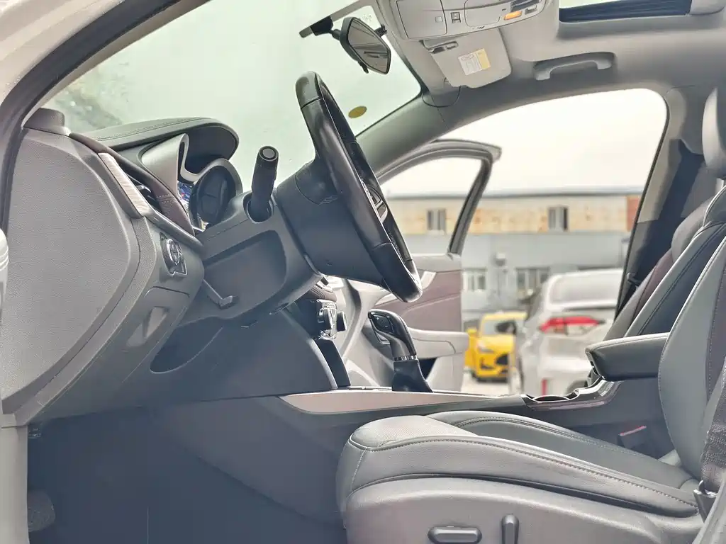 Chevrolet Malibu 2017 — фото 11