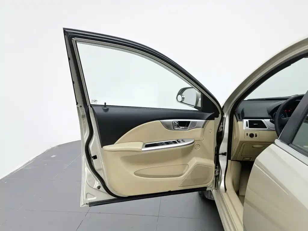 Buick Excelle 2014 — фото 8