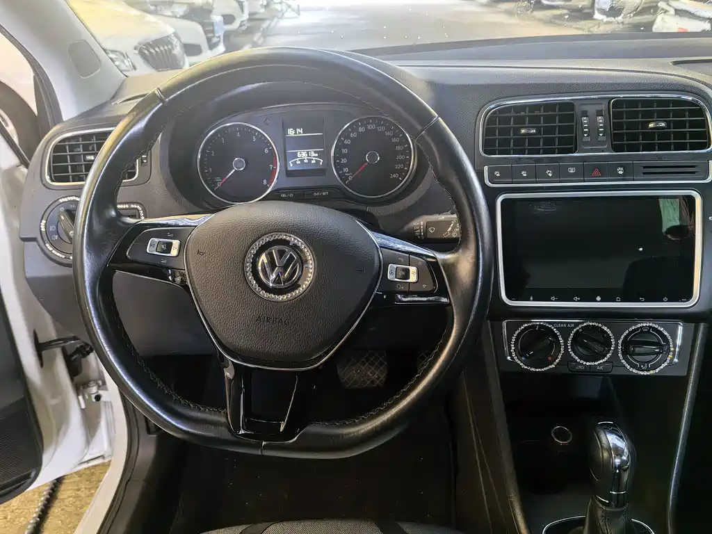 Volkswagen Polo 2018 — фото 13