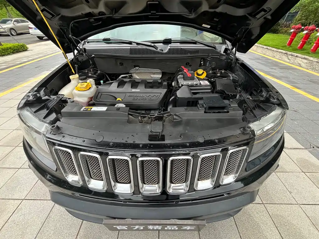 Jeep Compass 2015 — фото 13