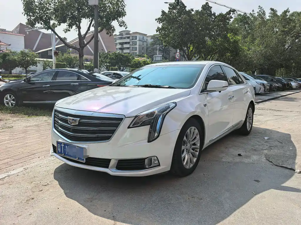 Cadillac XTS 2018 — фото 1
