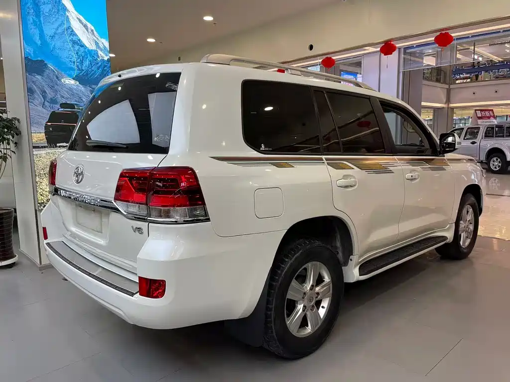 Toyota Land Cruiser 2016 — фото 8