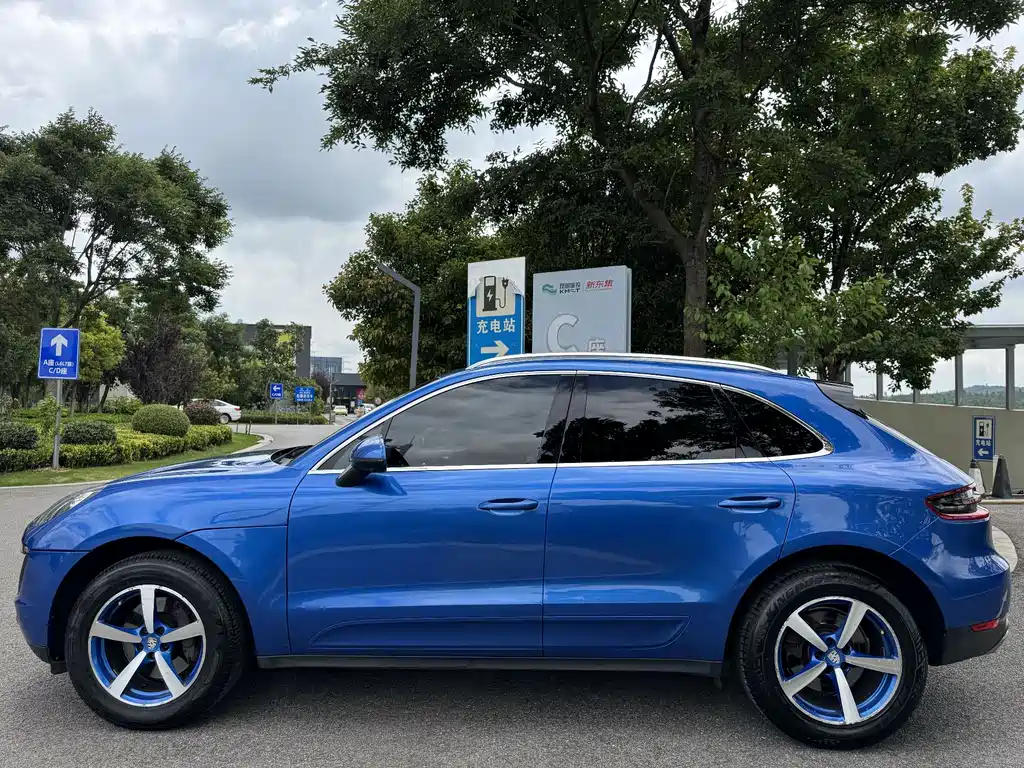 Porsche Macan 2016 — фото 19