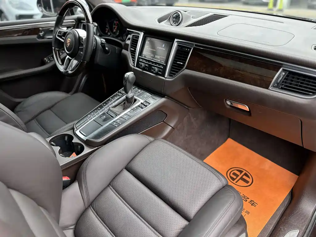 Porsche Macan 2014