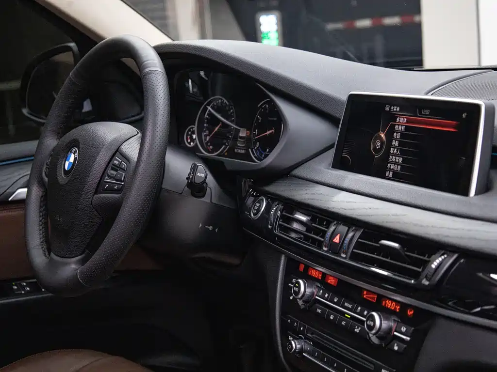 BMW X5 2018 — фото 18
