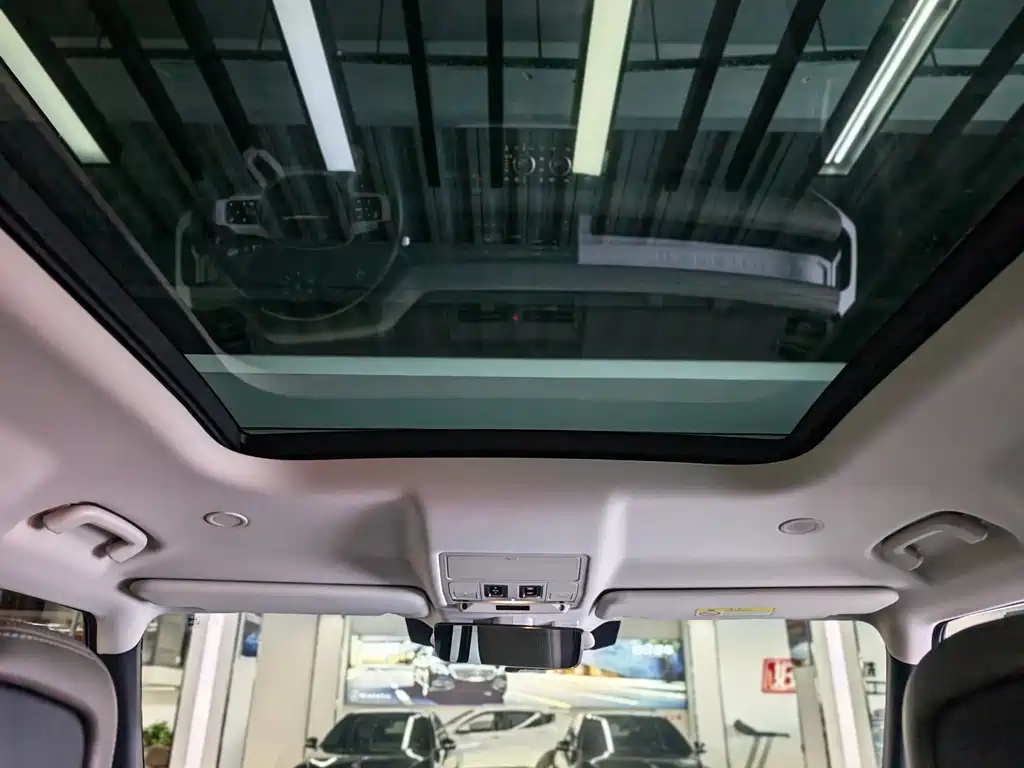 Land Rover Defender 2020 — фото 32