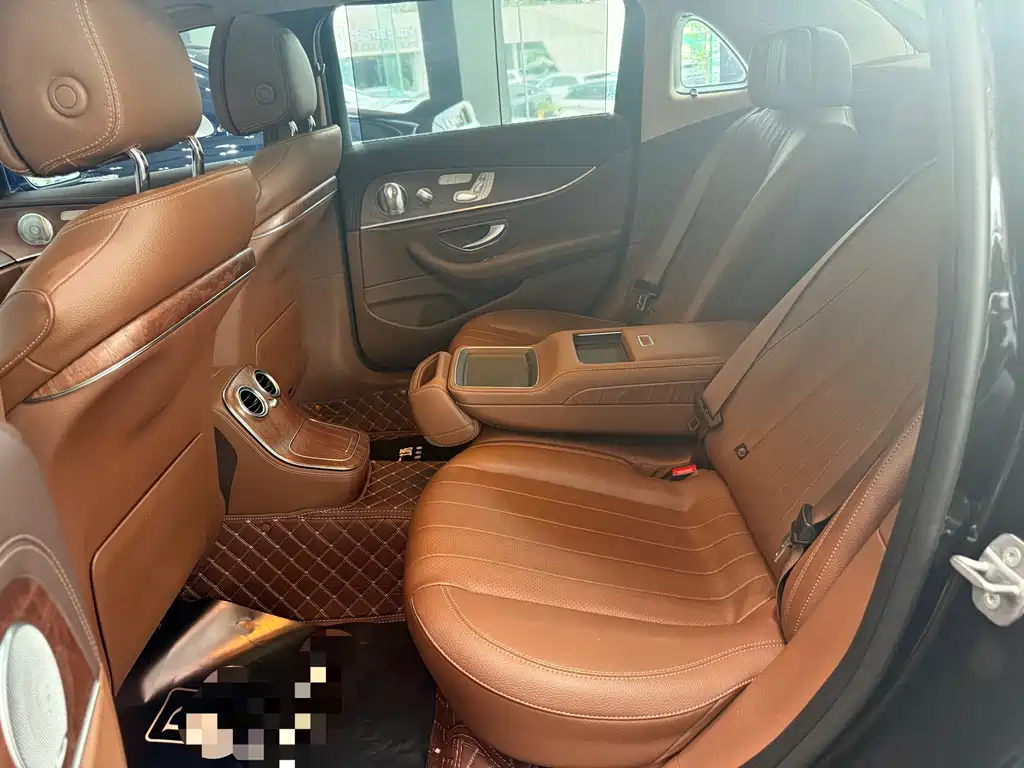 Mercedes-Benz E-Class 2022