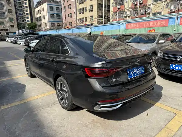 Volkswagen Sagitar 2022
