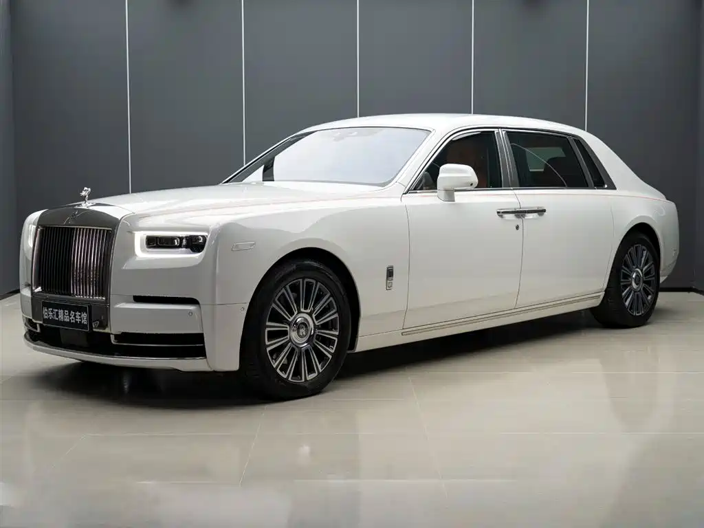 Rolls-Royce Phantom 2022 — фото 2