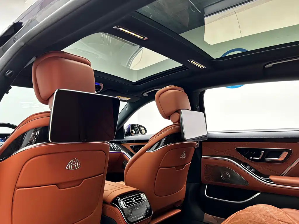 Mercedes-Benz Maybach S-Class 2023 — фото 11