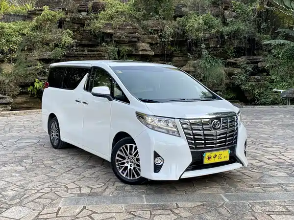 Toyota Alphard 2015