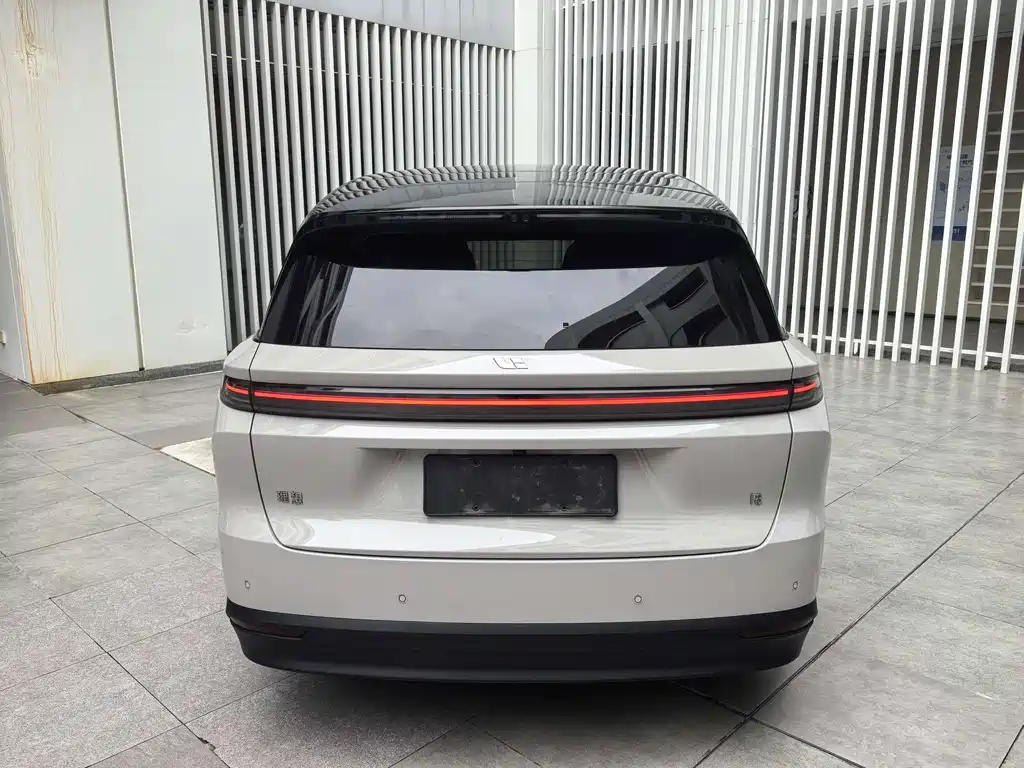 Li Auto i8 2025 — фото 8