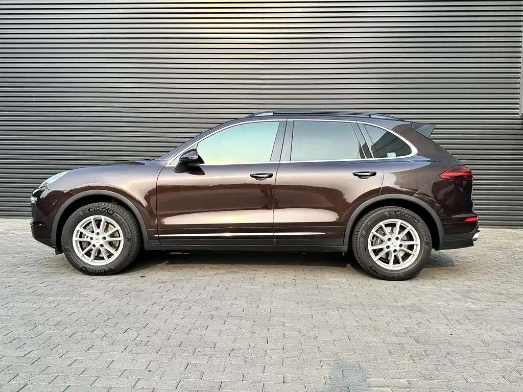 Porsche Cayenne 2017 — фото 3