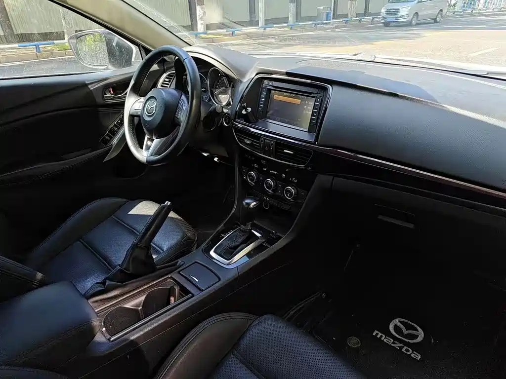 Mazda Atenza 2015