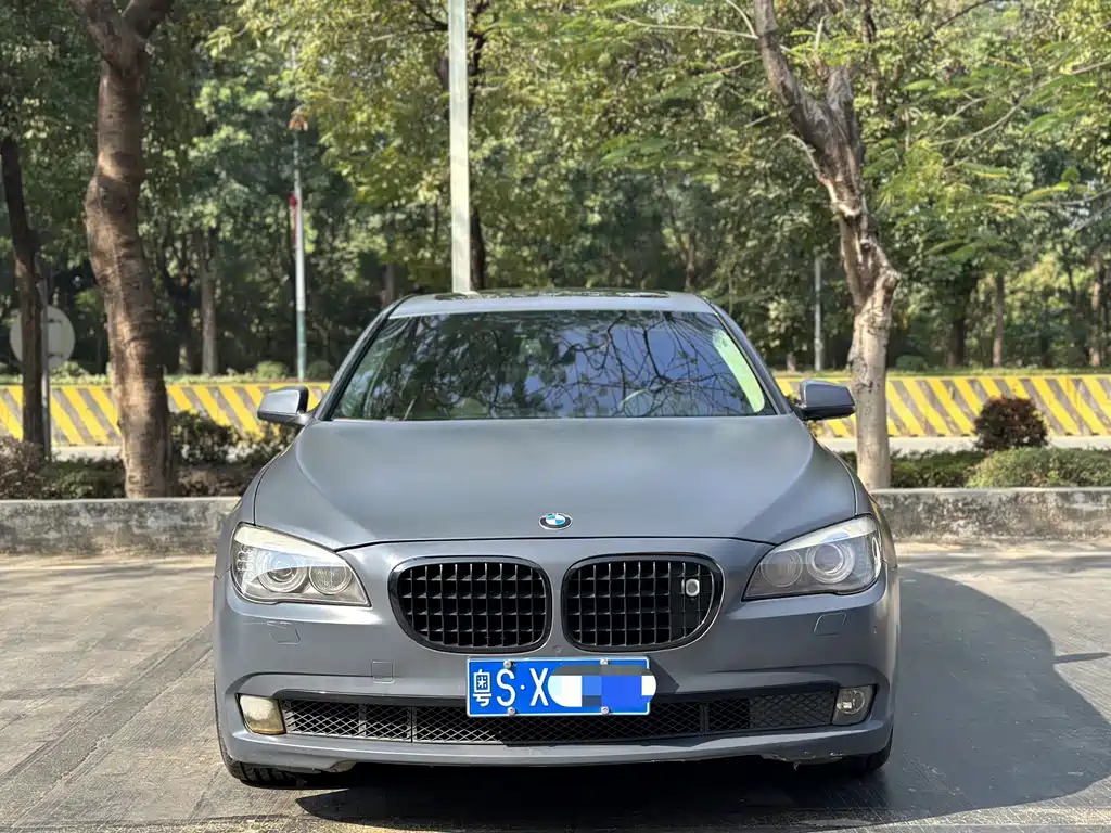 BMW 7 Series 2010 — фото 2